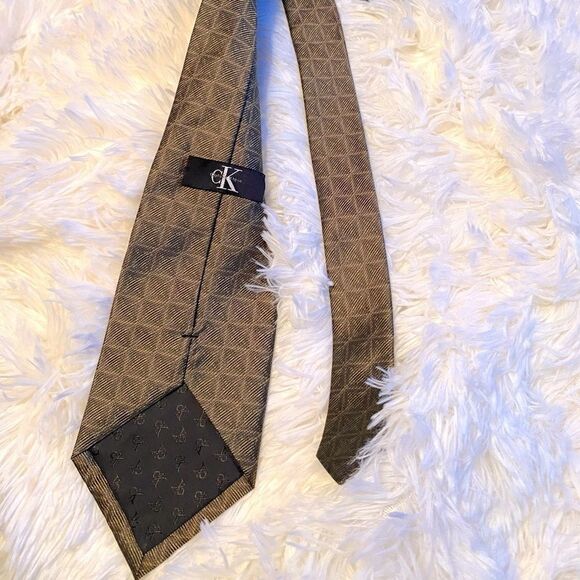 🌷 Calvin Klein🌷100% Silk Tie   - Picture 1 of 4